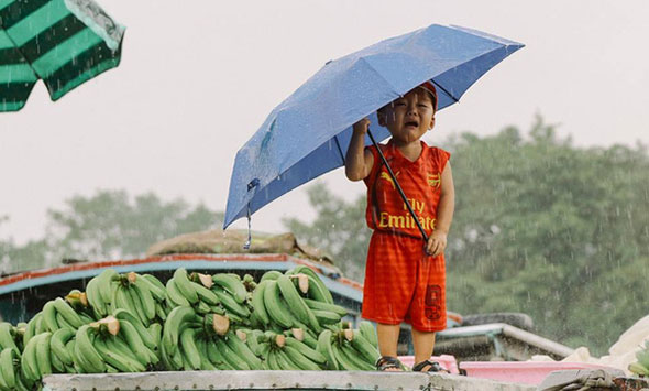 Bão lũ miền trung thương quá - colostem.vn